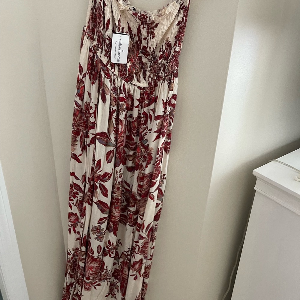 Adorable strapless sundress